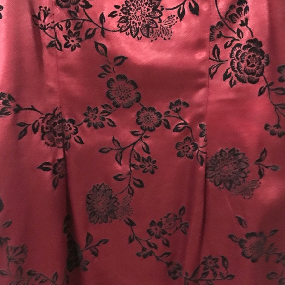 Holiday burgundy and black dress - Picture 3 of 3